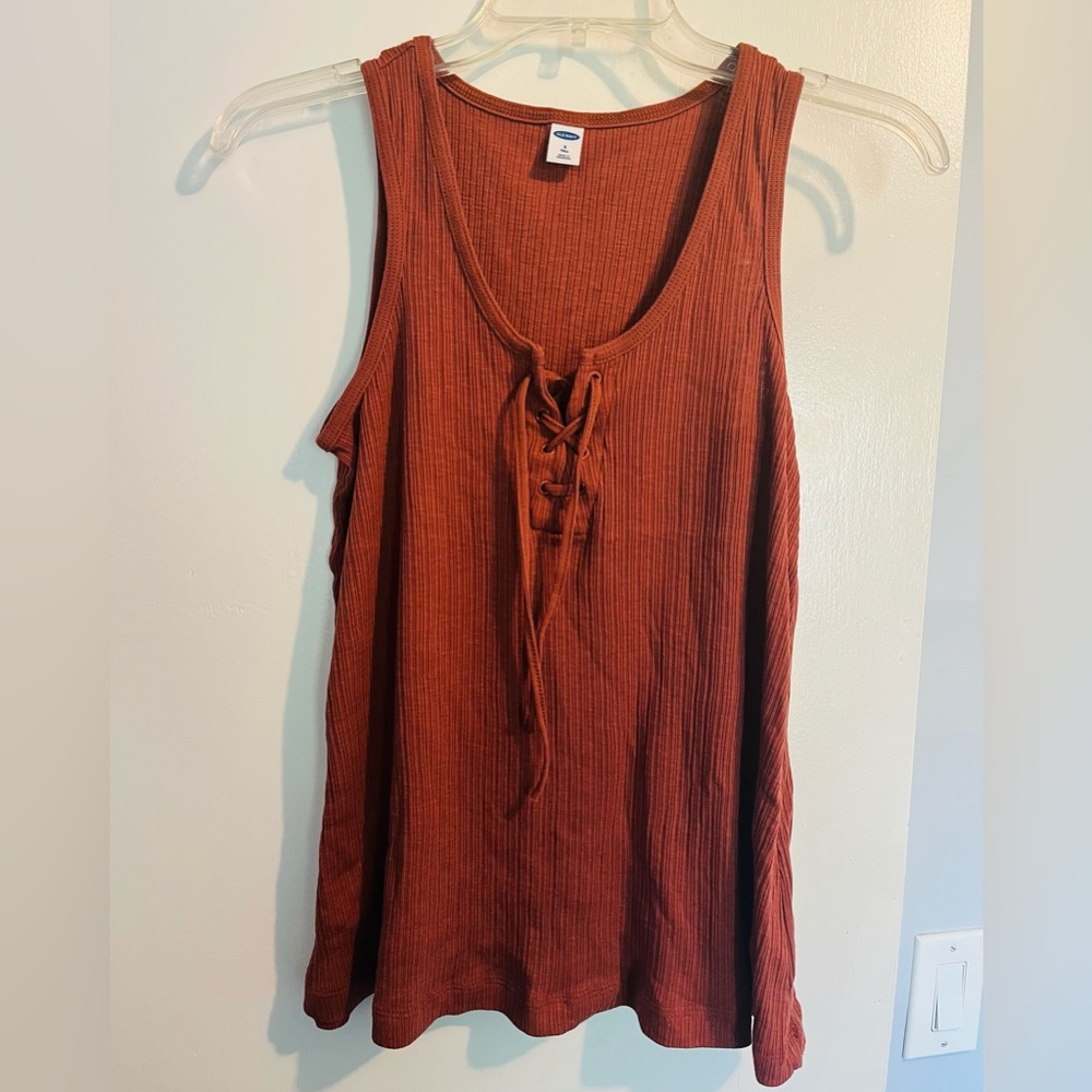 Small burnt orange Old Navy tank top